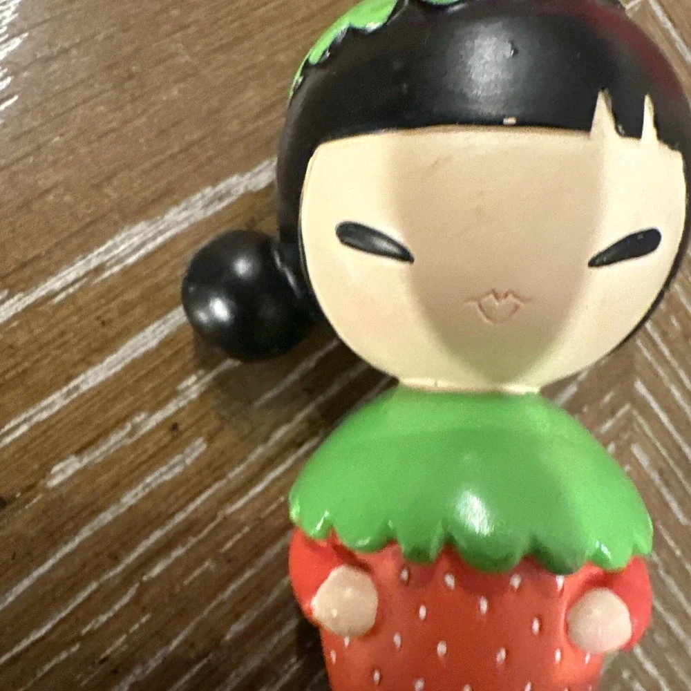 Momiji Strawberry Girl Hand Painted Resin Kokeshi‎ Message Doll Figurine